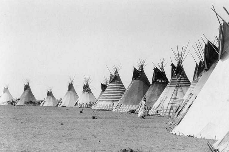 Blackfoot_tipis